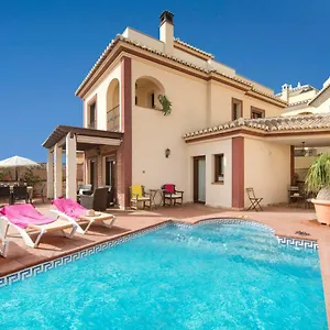 https://laura-mar.hotelsinnerja.org